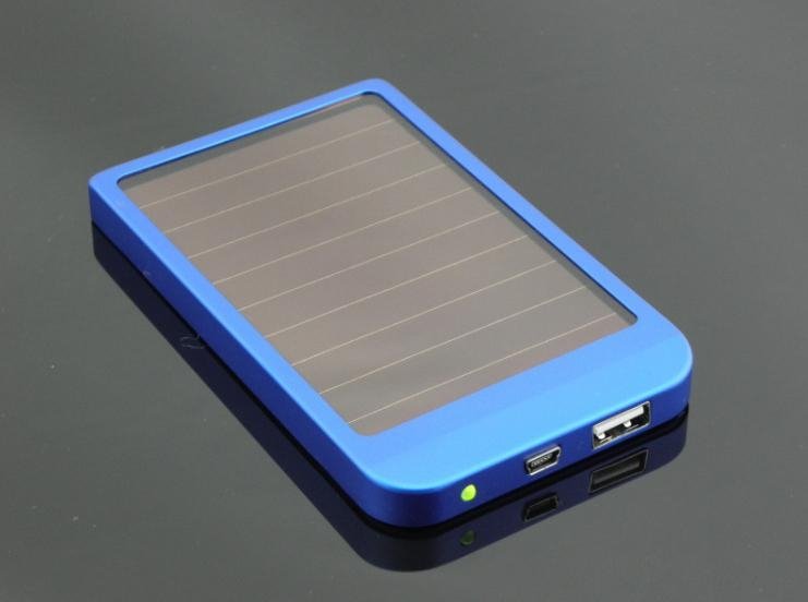 批发 超薄太阳能移动电源 光能充电宝2600毫安智能通用型聚合物