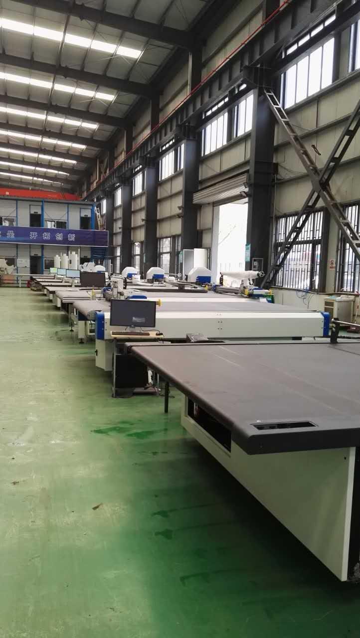 TMCC5-2220 CNC Cloth Cutting Machine For Garment Cutter 2