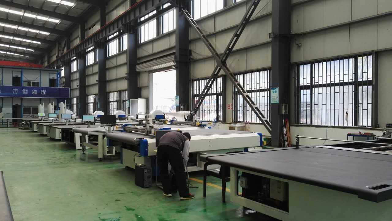 TMCC5-2220 CNC Cloth Cutting Machine For Garment Cutter 3