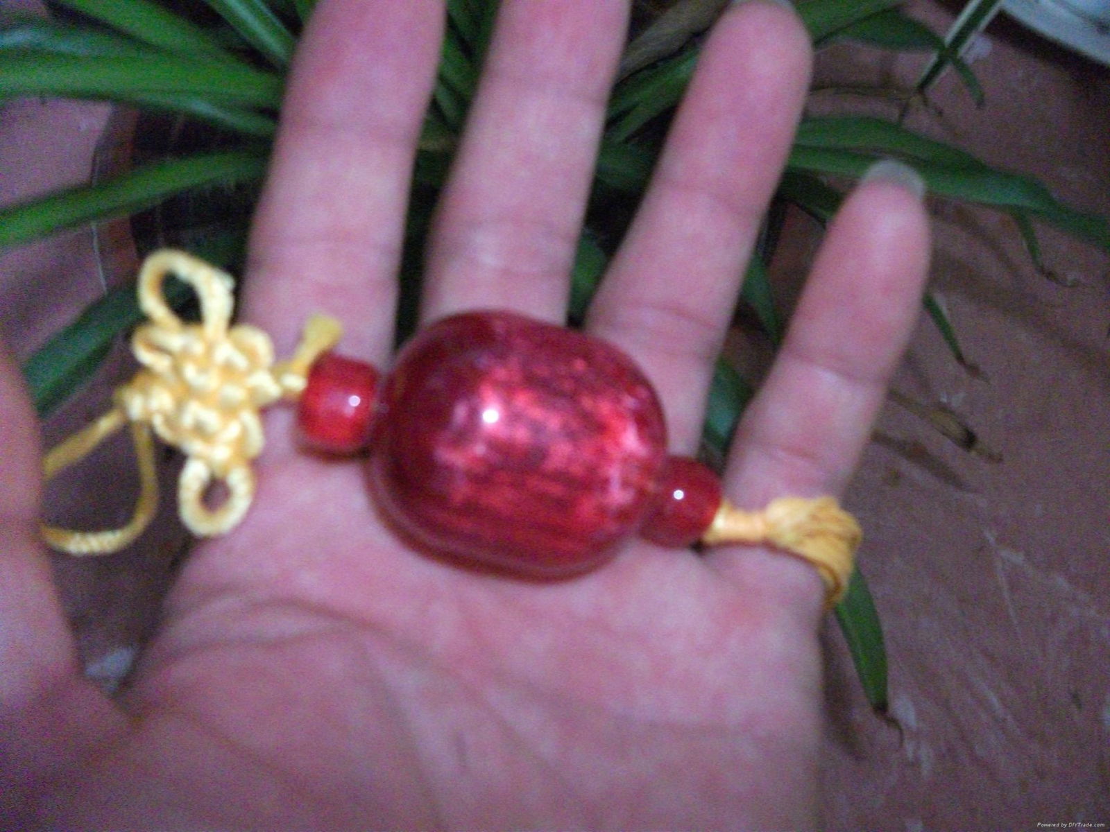 Flavour red jade bead