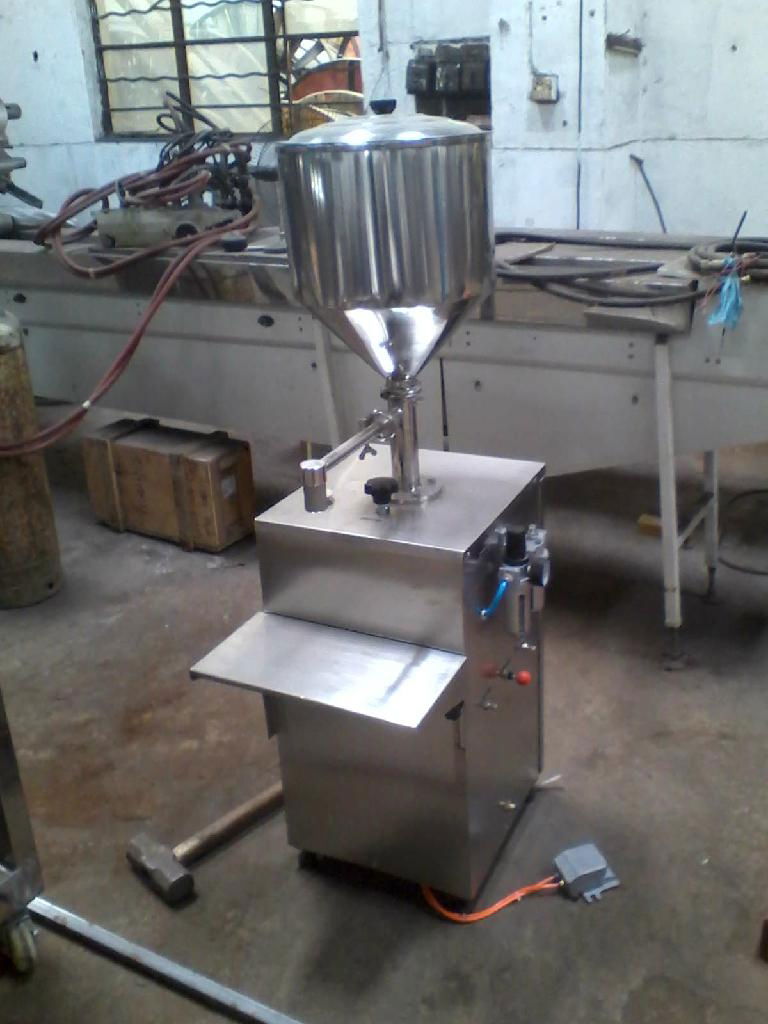 GS-2 pneumatic filling machine 3