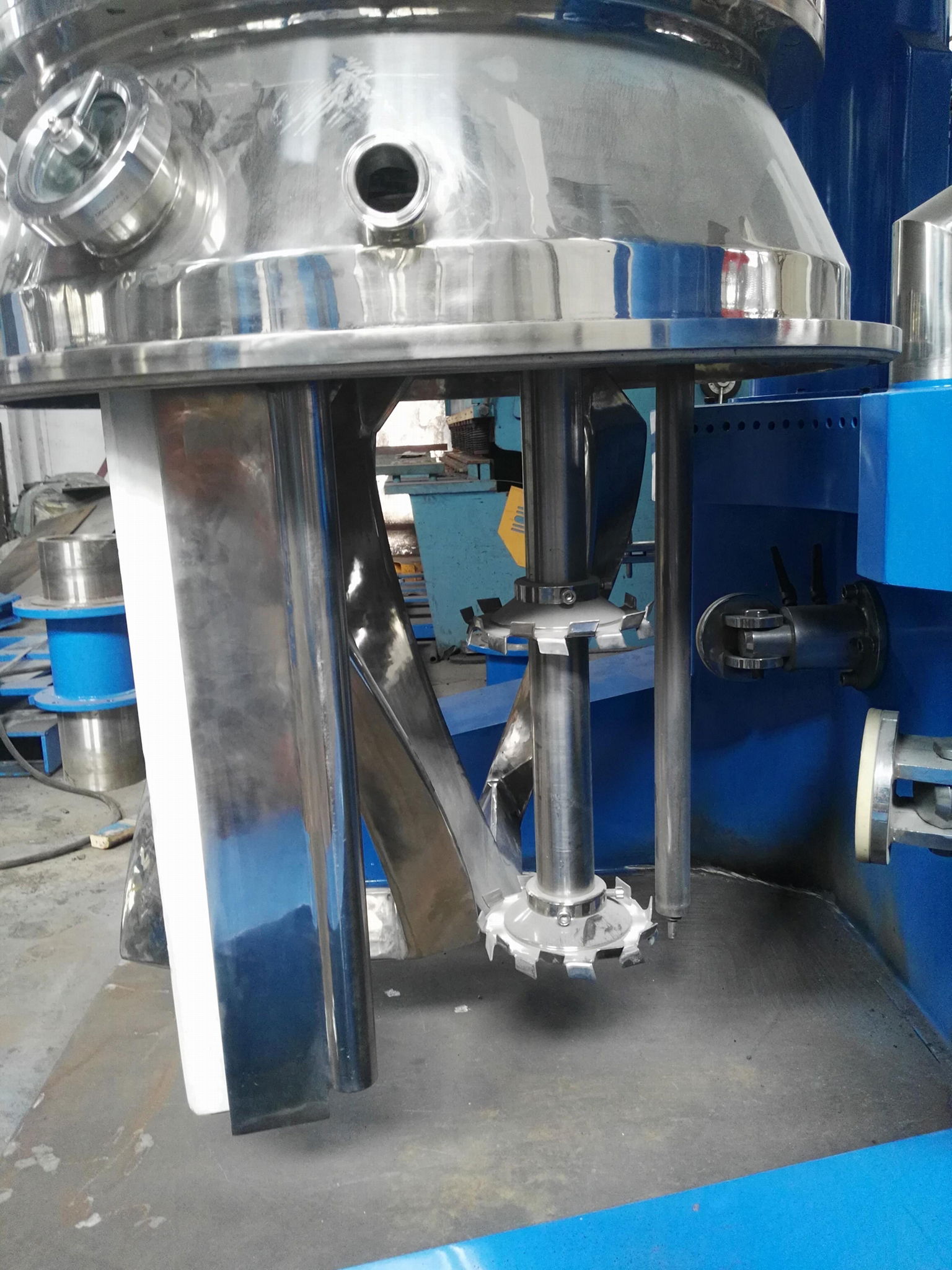 1300L twin planet mixer 4