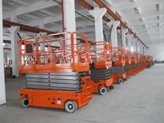 Self-Propelled Scissor Lift