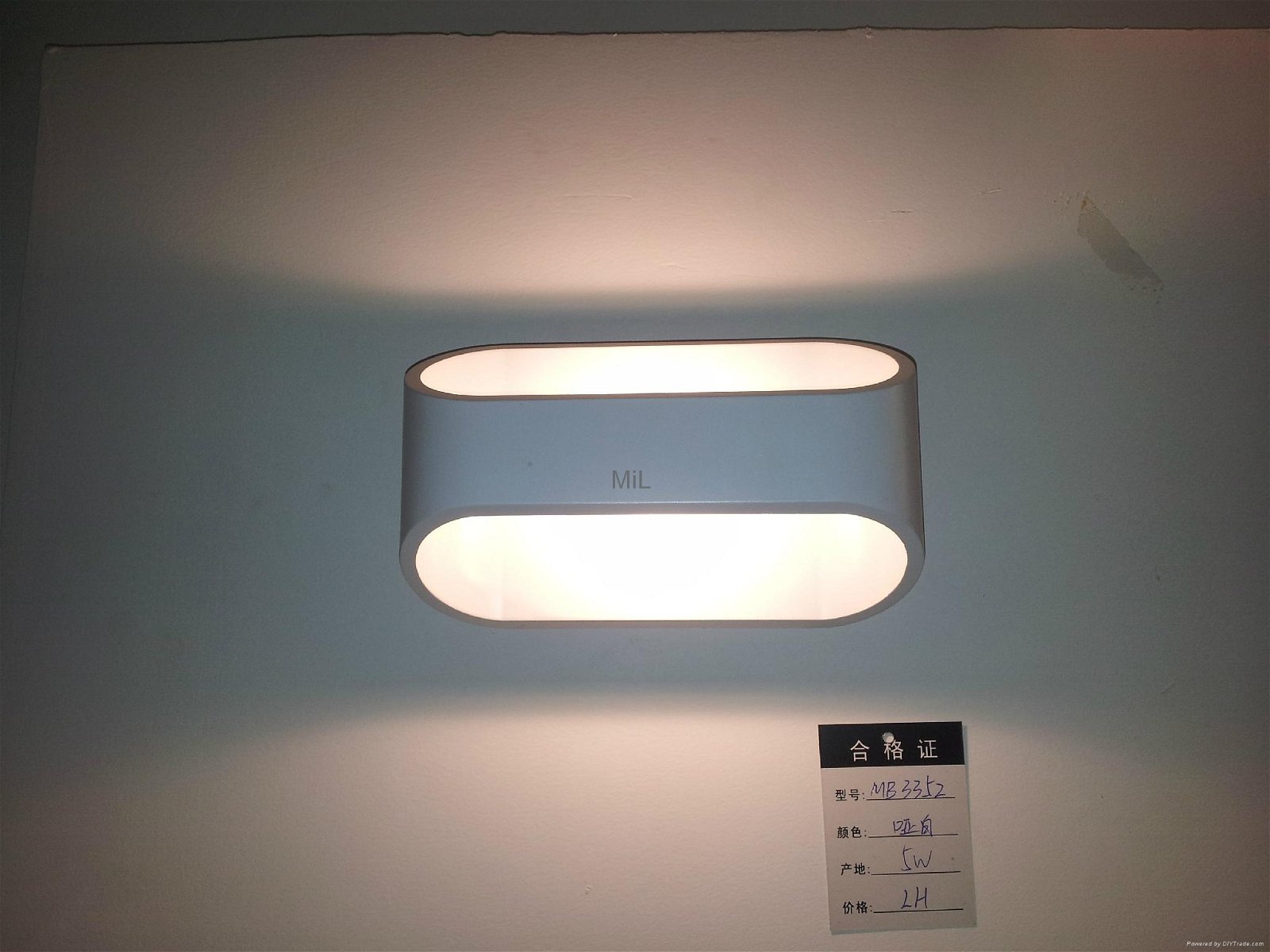 Contemporary Fashion wall lamp beside decoration light MiL-MB3337 3
