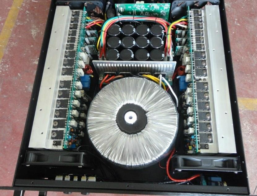 High output power professional power amplifier at 1800Wx2/8ohm