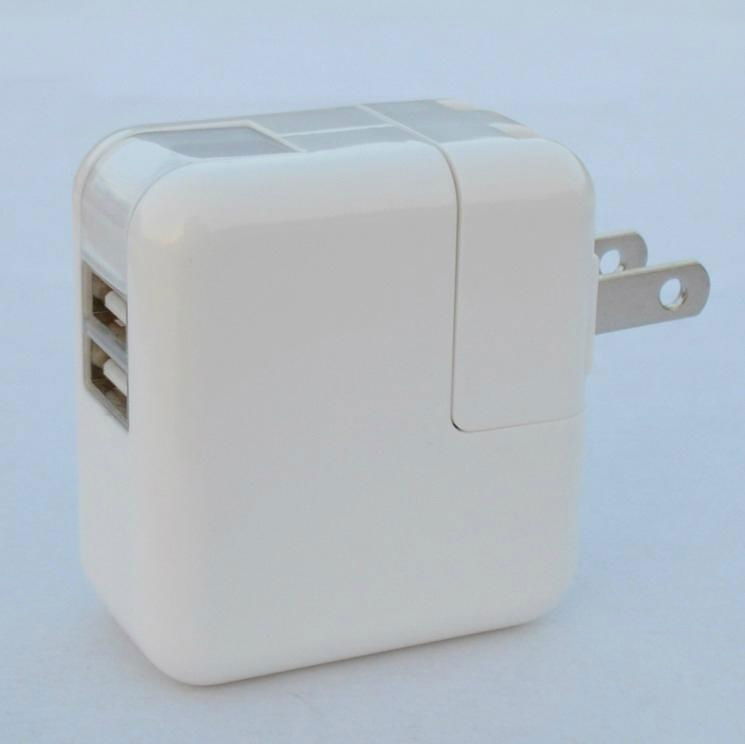 Dual USB charger with China, Japan & US plugs