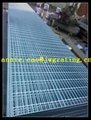 building material painted serrated steel grating 4
