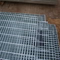 1*5.8m Hot dip galvanized steel grating serrated standard steel grating panel