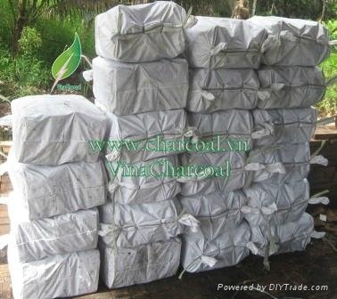 White and low ash natural hardwood charcoal for BBQ 2