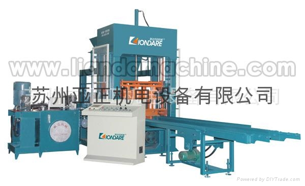 QT6-15型全自動混凝土砌塊成型機