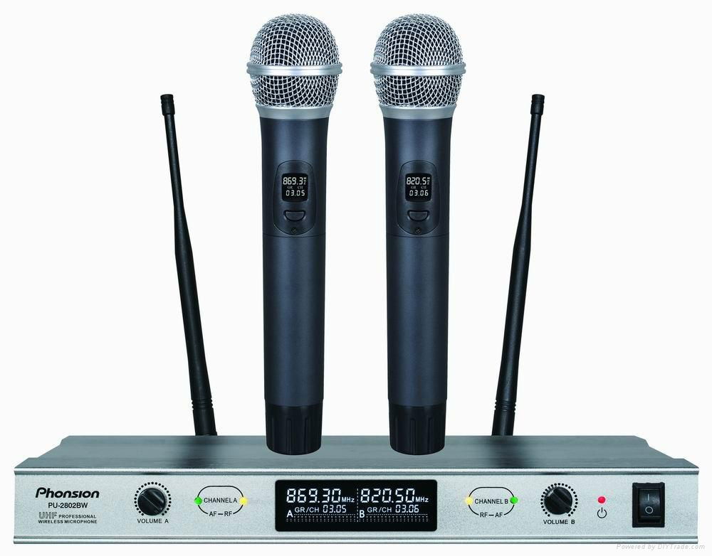  Dual channels UHF Wireless Microphone 2