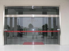 Automatic glass sliding doors 