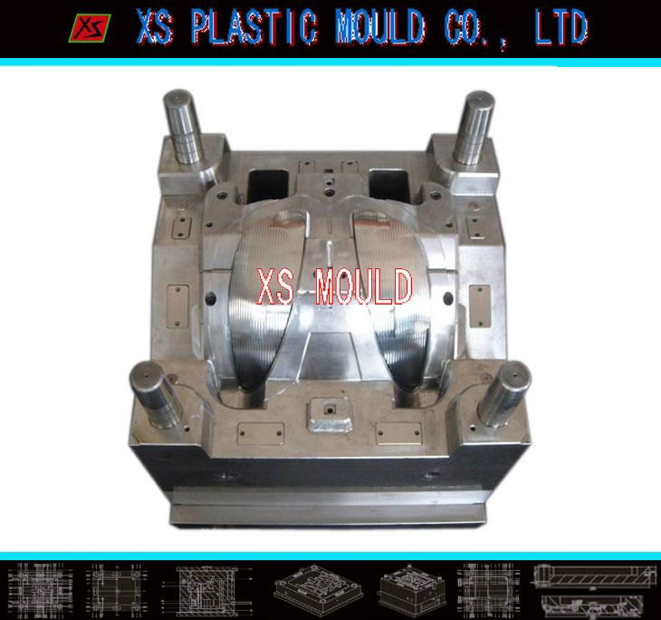 Plastic injection auto lamp mould 4