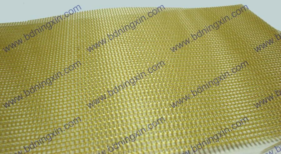 Fiberglass mesh filter for molten aluminum filtration