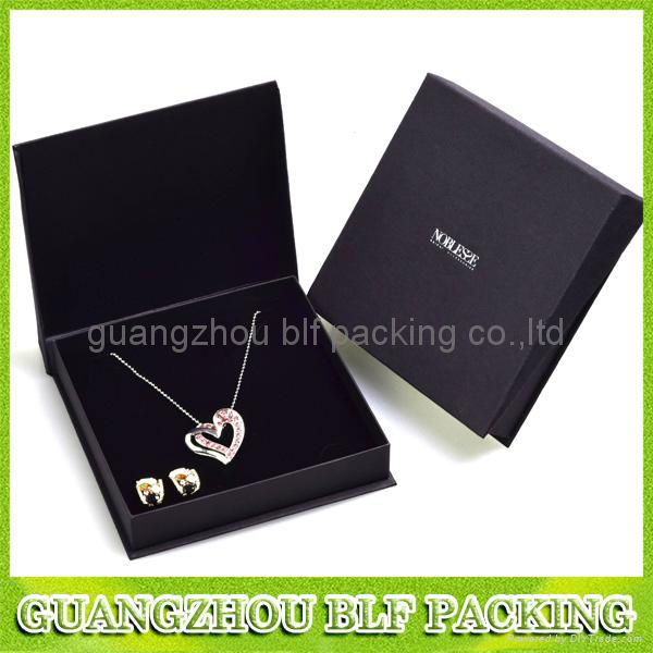 custom magnetic closure  cardboard paper jewelry gift box  2