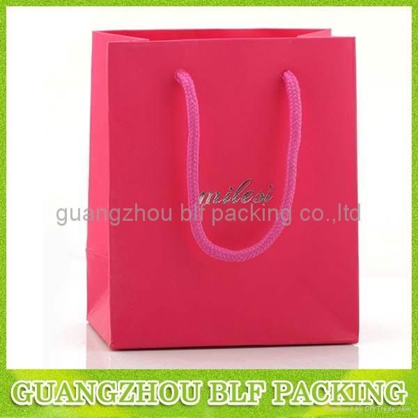 China cheap custom paper shopping bags  4