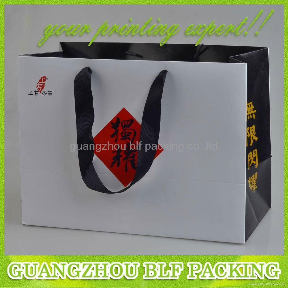 China cheap custom paper shopping bags  2