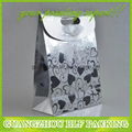 China cheap custom paper shopping bags  1