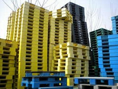 plastic pallets 