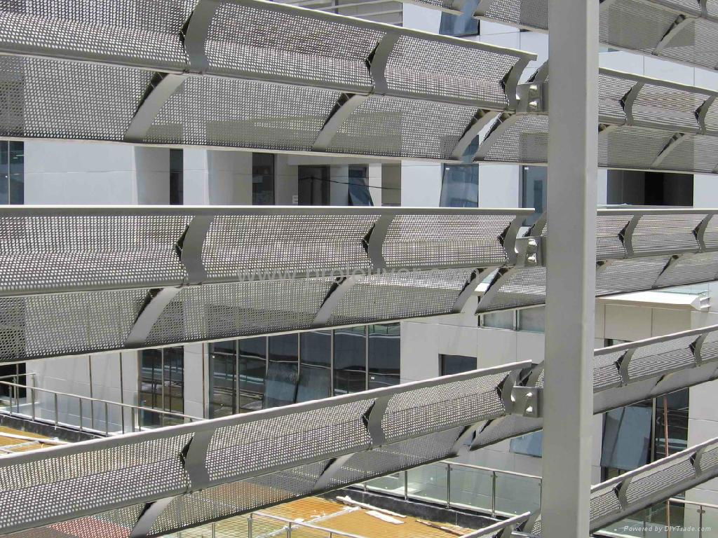 Aeroscreen perforated sun louver