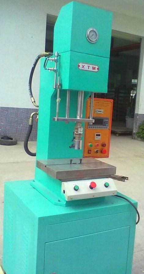 Single column hydraulic press  3