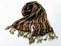 Elastic woven scarf