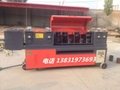 A new type of steel pipe straightening and rust removing machine