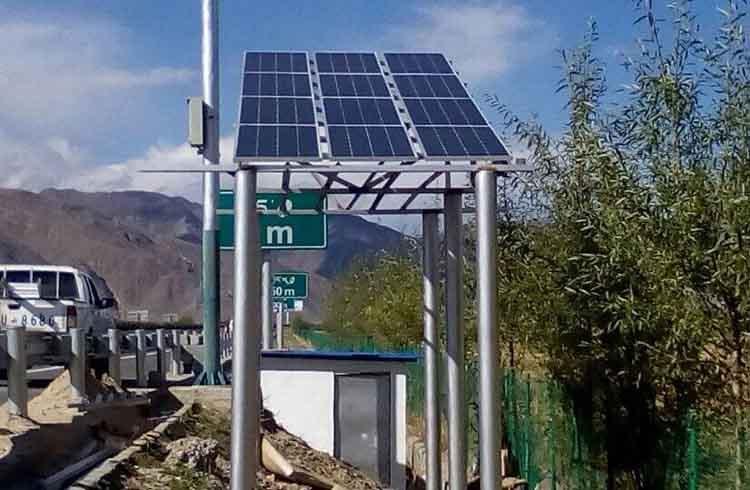 西藏地区可用鸿艺祥太阳能监控供电系统 5