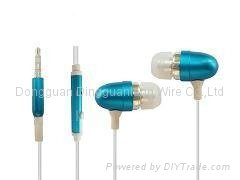 metal headphone with clear stereo sound 3