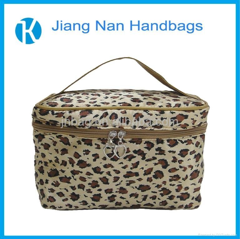 Fashion cosmetic bag with mirror for travelling