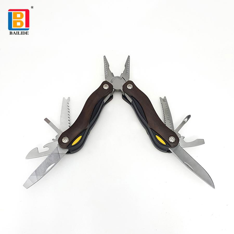 Multifunction portable pliers