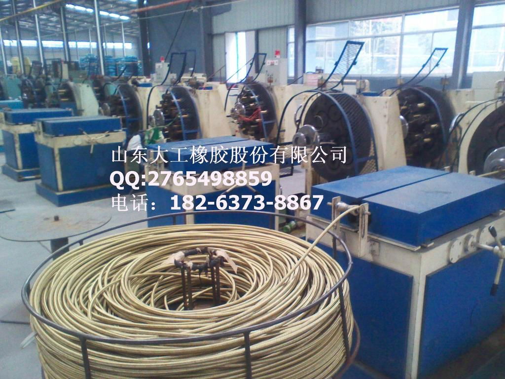 SAE 100R2 high pressure wire braided hydraulic rubber hose 4