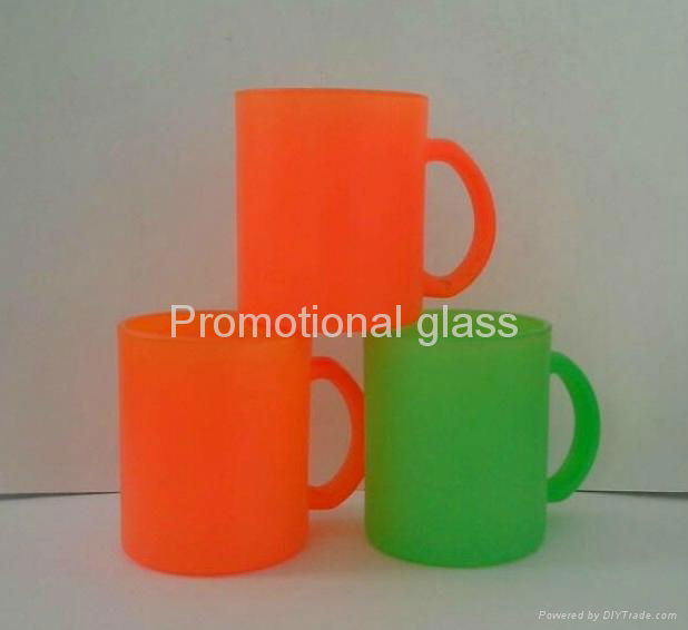 11OZ Sprayed  glass mug with handle 2