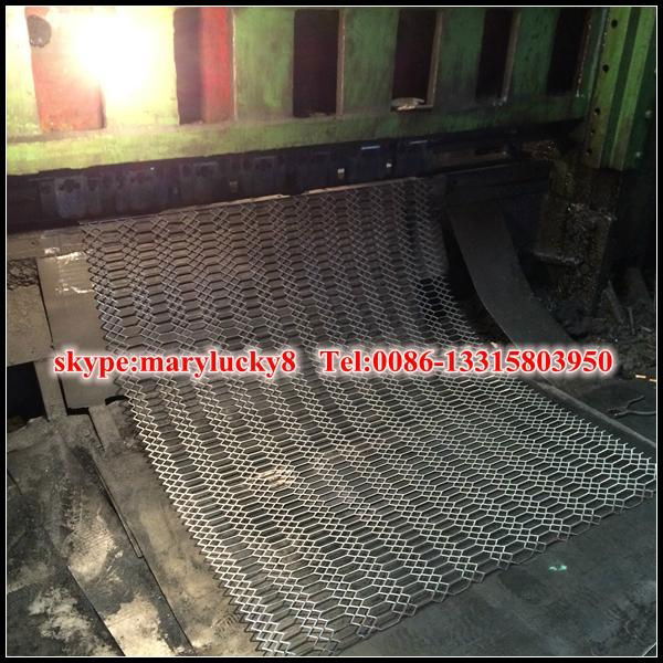 Galvanized Gothic Expanded Metal Mesh 2