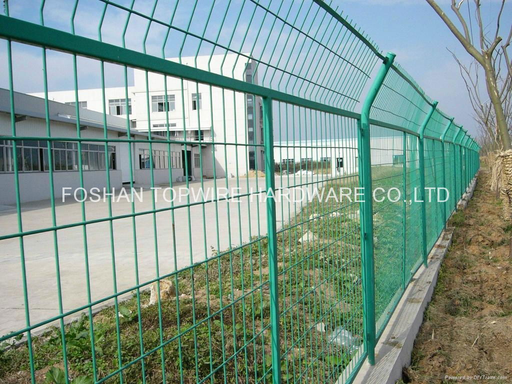 welded mesh fence