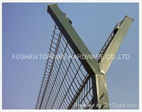 welded mesh fence 2