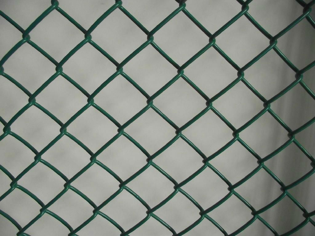 Hot sale PVC coated chain link wire mesh fence 2