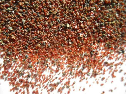 Garnet abrasive sand-blasting metal