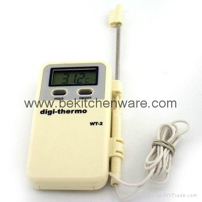 Digital indoor and outdoor thermometer 3