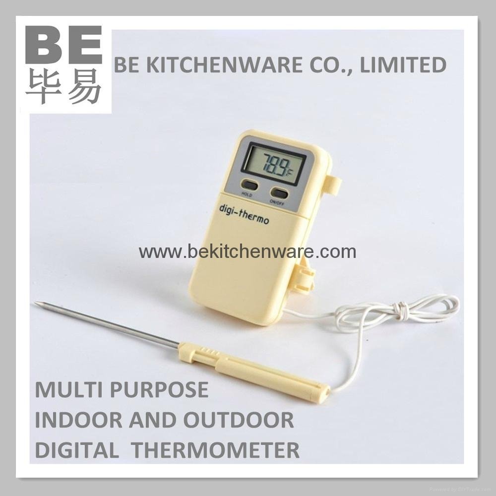 Digital maximum and minimum food thermometer