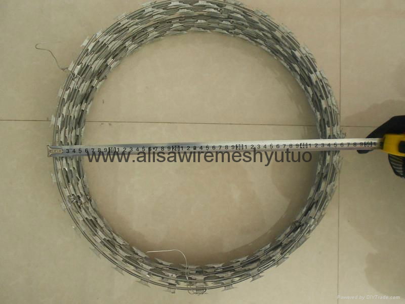 bto-22, 450mm epoxy and galvanized razor wire for sale