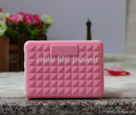 便携式移动电源 10400mAh 4