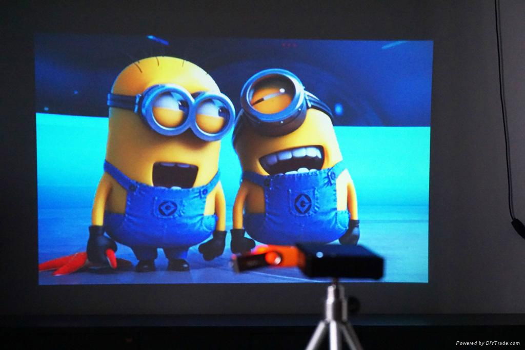 2015 New  portable mini led projector with li battery 2