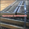 perforated metal stair treads/perforated safety grating 3