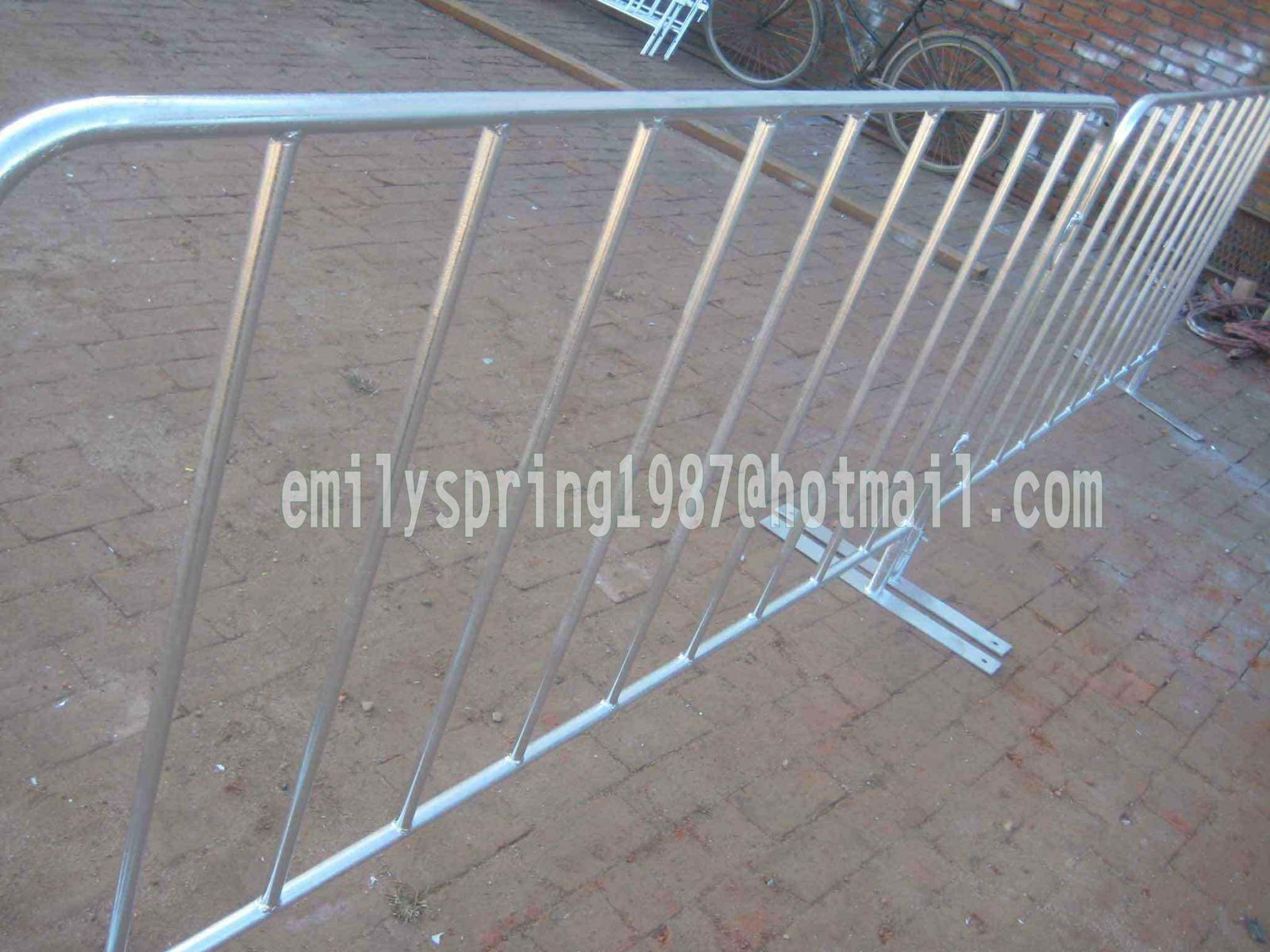 hot dipped galvanized crowd control barrier  4