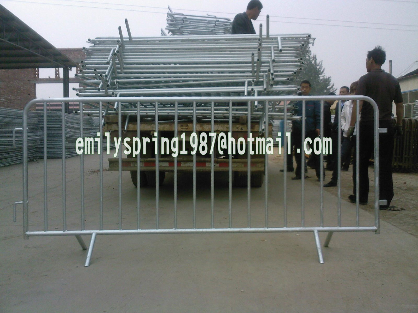 hot dipped galvanized crowd control barrier 