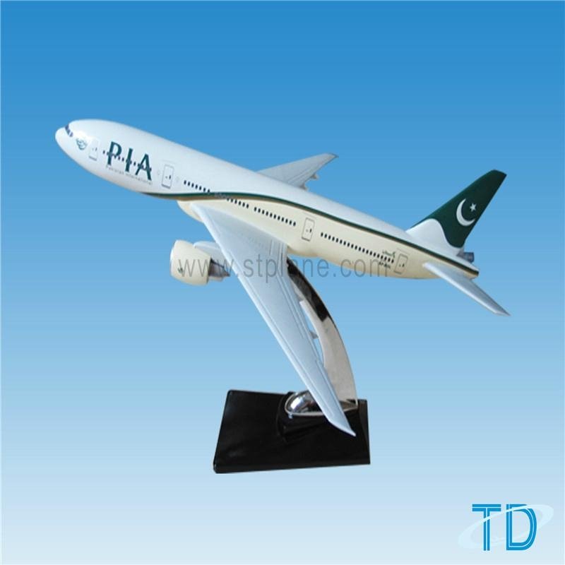 B777-200 Pakistan PIA Livery 1:100 64cm novelty gift