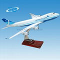 GRANDSTAR CARGO B747-400 1:200 35cm cargo aircraft 1