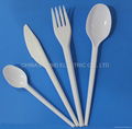 Stackable and cheap one time use plastic cutlery