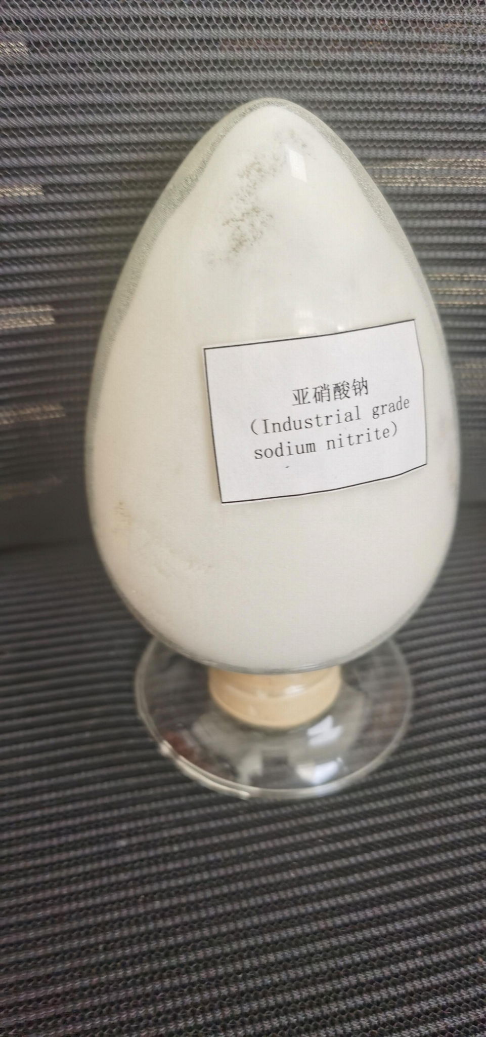 SODIUM NITRITE INDUSTRIAL GRADE  4